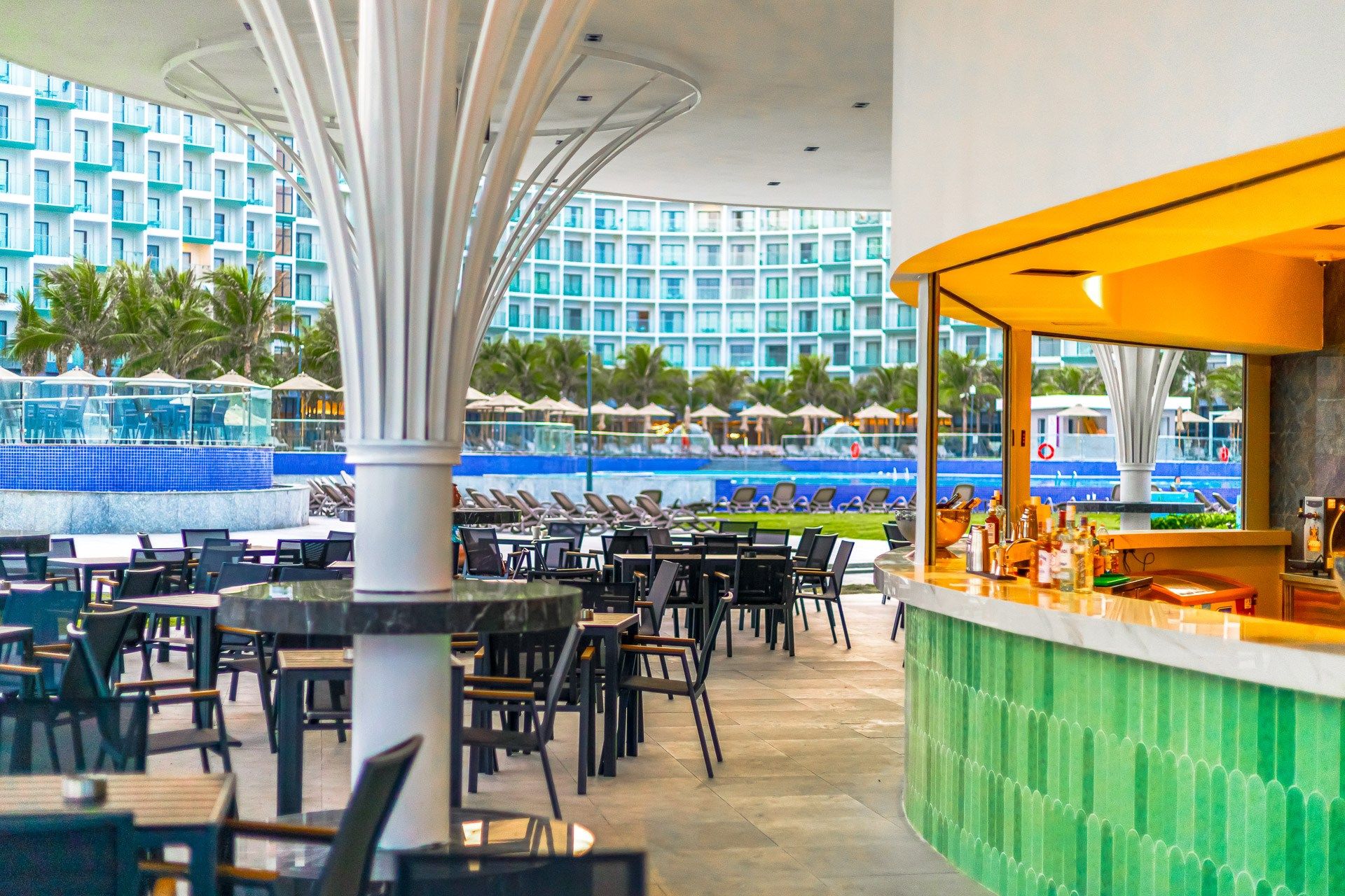 Pool Bar
