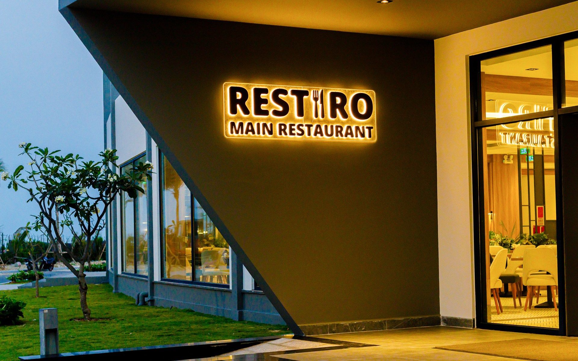 Restro Restaurant